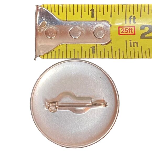 VTG Lays Potato Chips Food Advertising Circular Pinback Collectable Button 1.25" - Picture 4 of 5